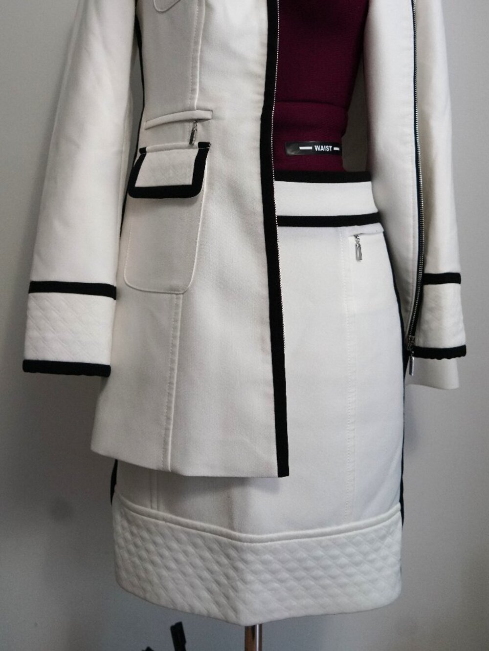 White House Black Market-Wmns XS-White/Black Quilted Suit Set-Minor Flaws - Picture 2 of 12